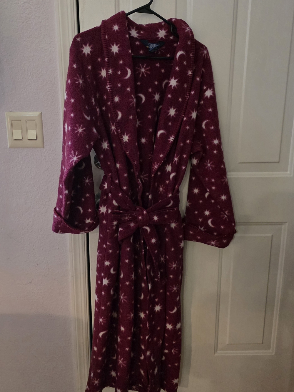Plush Shawl-Collar Women's Robe in Wine with Star & Moon Print
